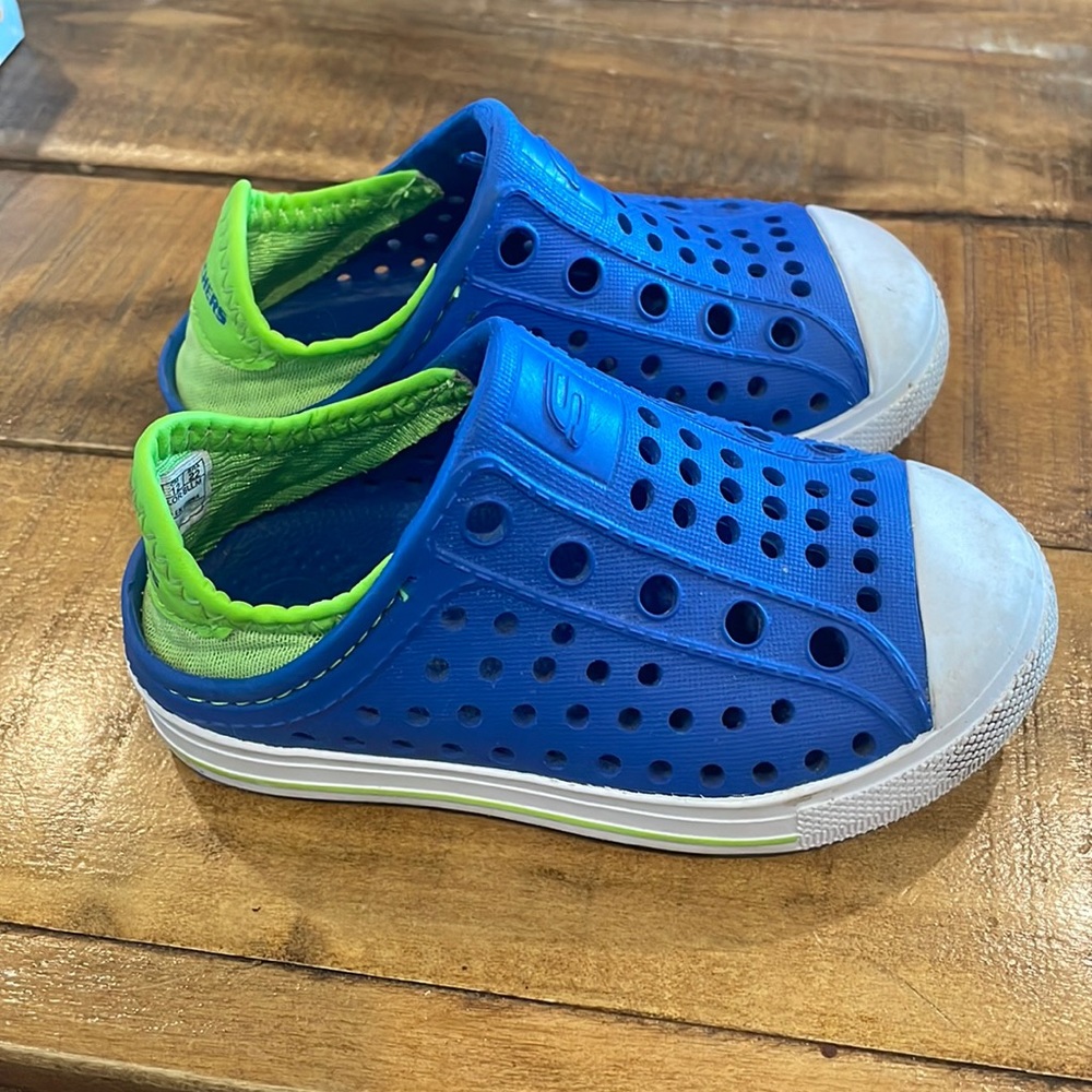 Sketchers foamies